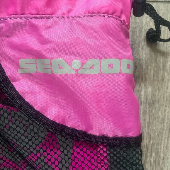 Pink Seadoo snorkelling fins with mesh carrying bag size M (7-10) - Picture 2 of 7